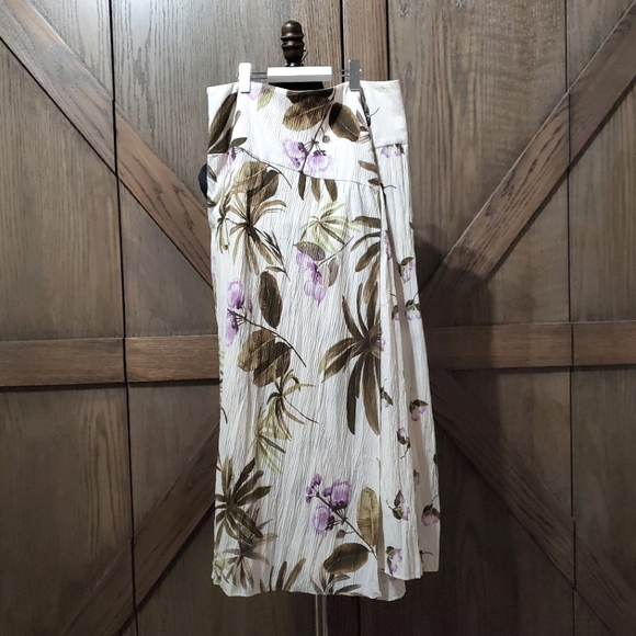 Vince Dresses & Skirts - NWT Vince Plisse Maxi Skirt